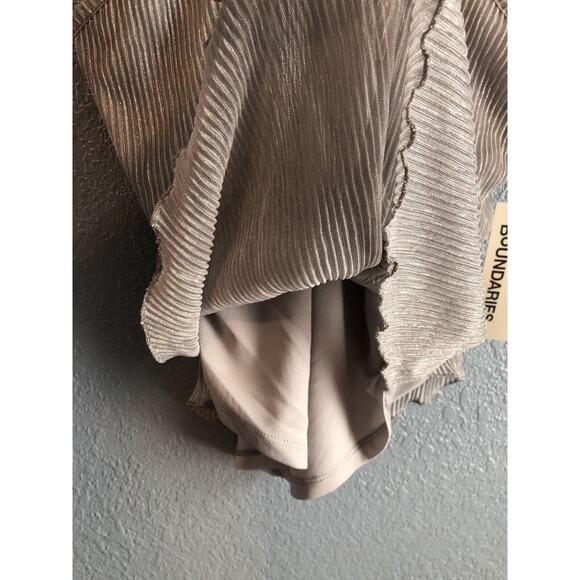 No Boundaries Womens Tank Top Medium Criss Cross Halter Light Gray Boho Fairy - Picture 5 of 9